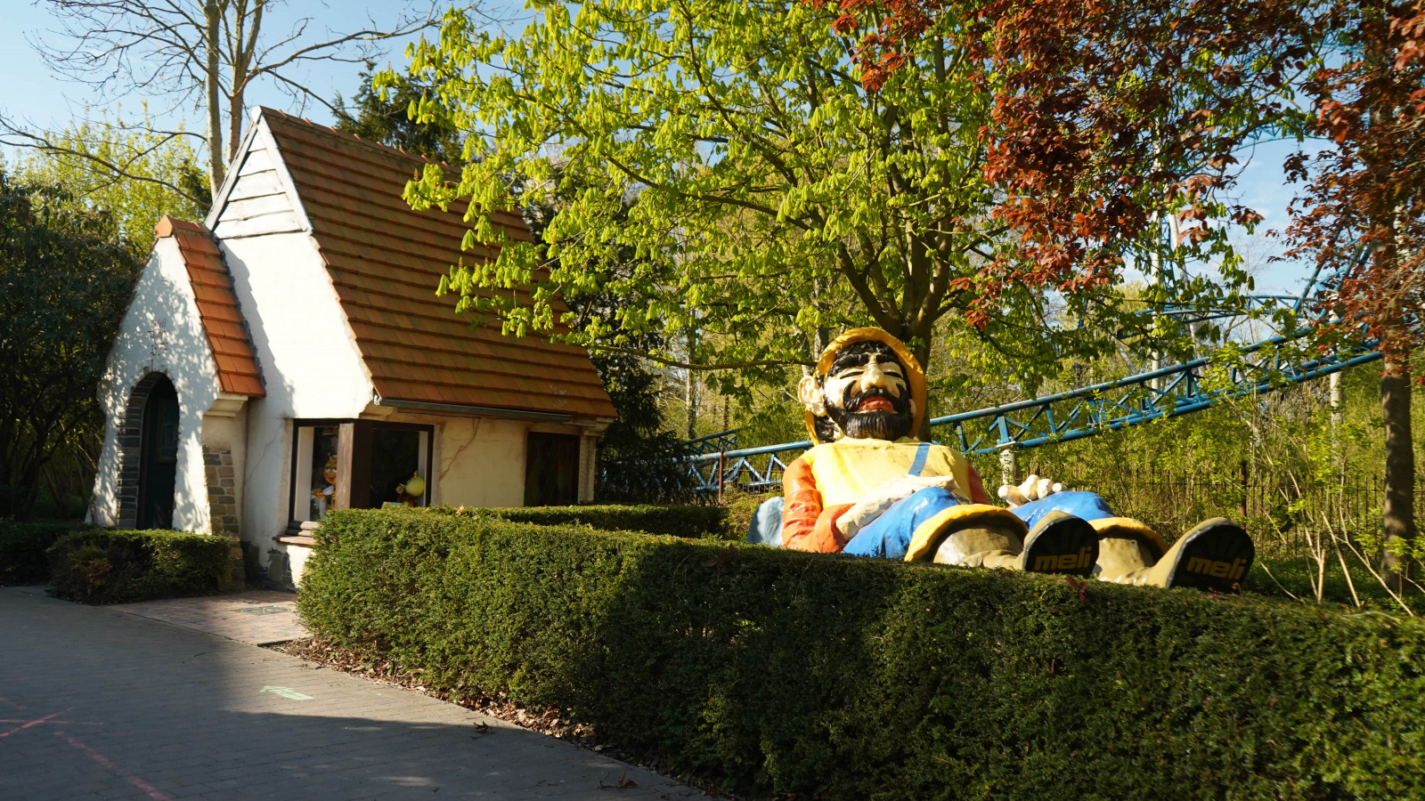 VIDÉO : Plopsaland La Panne ramène le Géant de Meli Parc