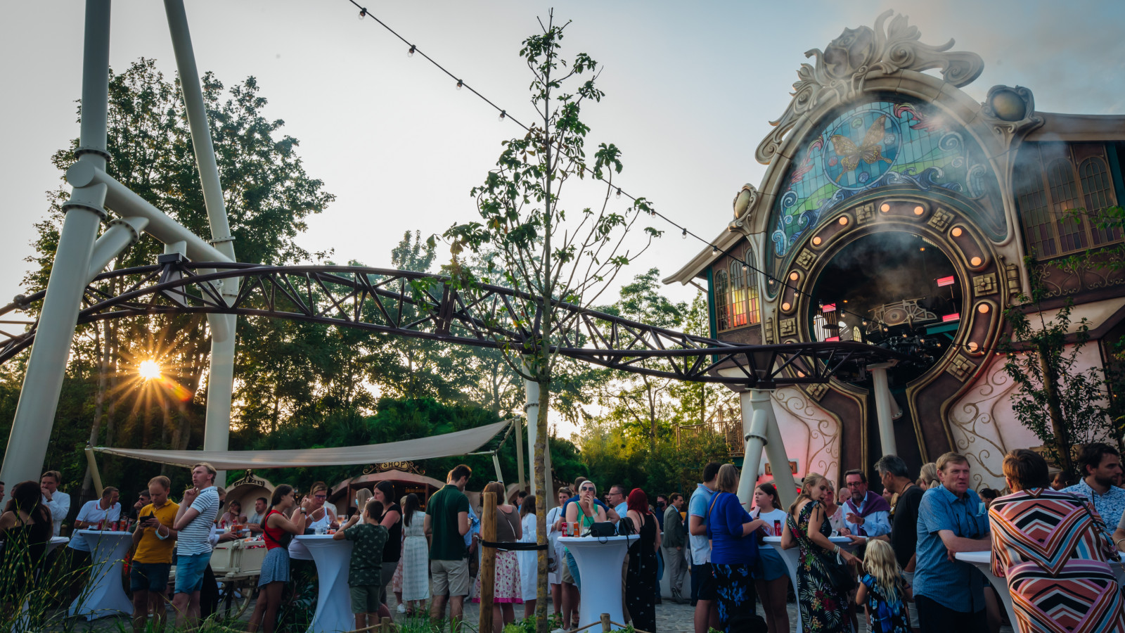 VIDÉO : Ouverture spectaculaire de " The Ride To Happiness by Tomorrowland " à Plopsaland De Panne