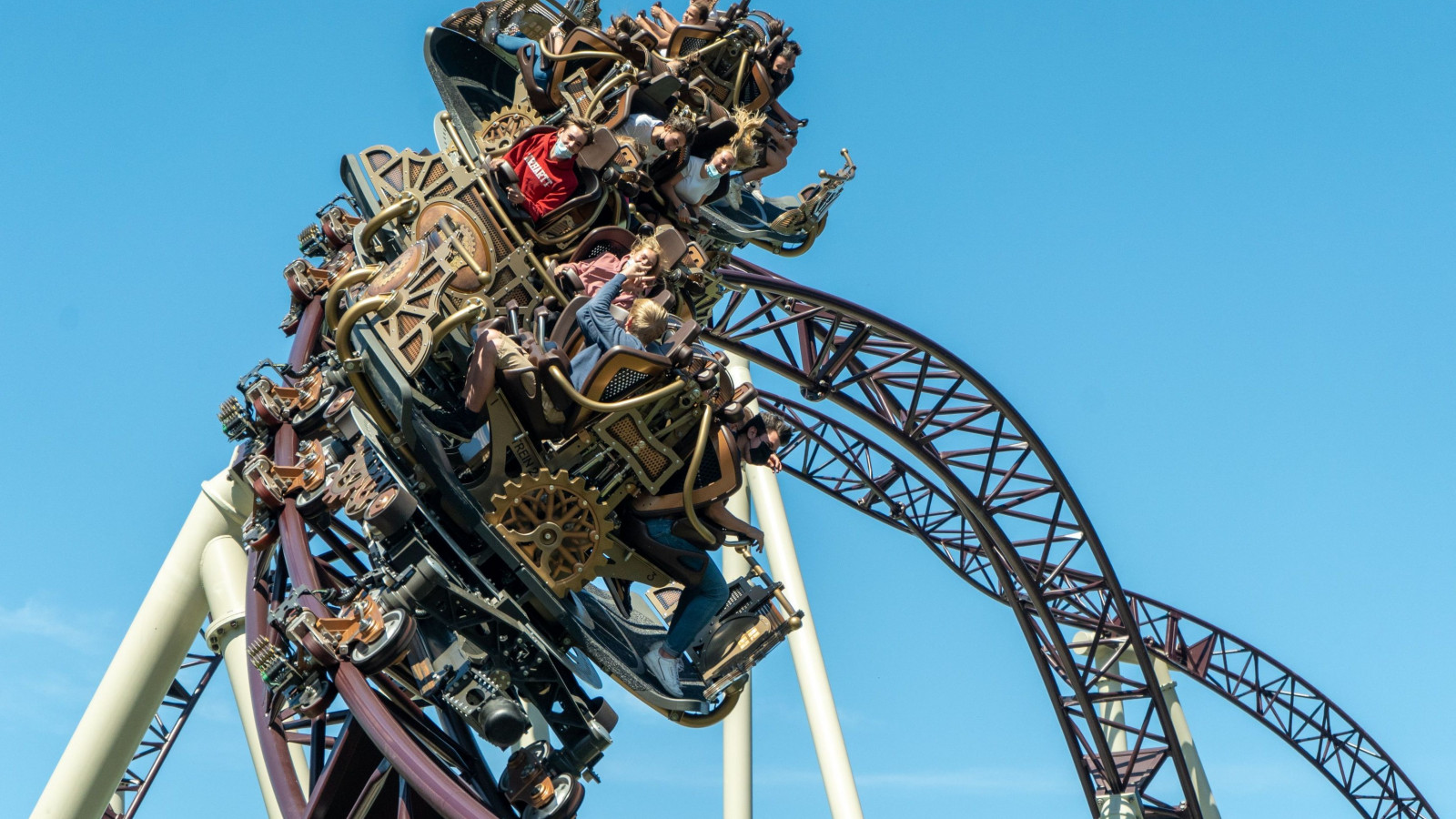 Plopsaland De Panne blijft voor het eerst ook na kerstvakantie open en zoekt 500 medewerkers