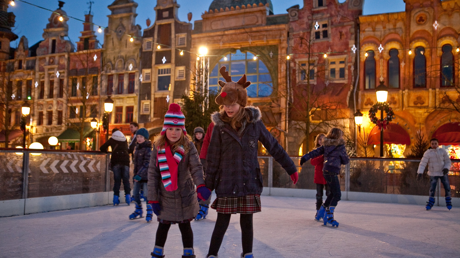 Experience a magical winter in Belgium’s biggest theme park!